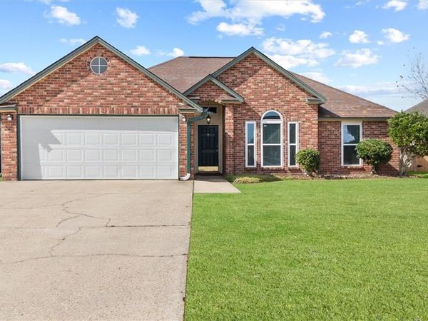 27 SANDPIPER Drive, LaPlace, LA 70068