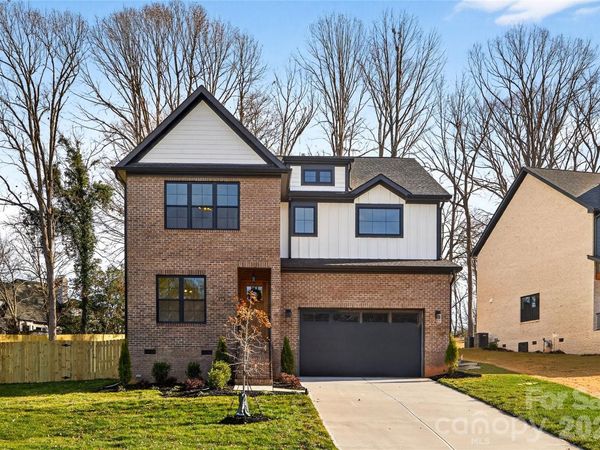 16315 Riverpointe Drive, Charlotte, NC 28278