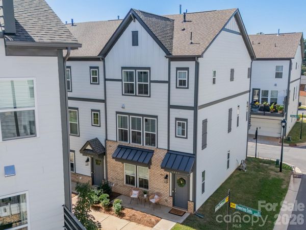 4040 Hidden Oaks Drive, Charlotte, NC 28205