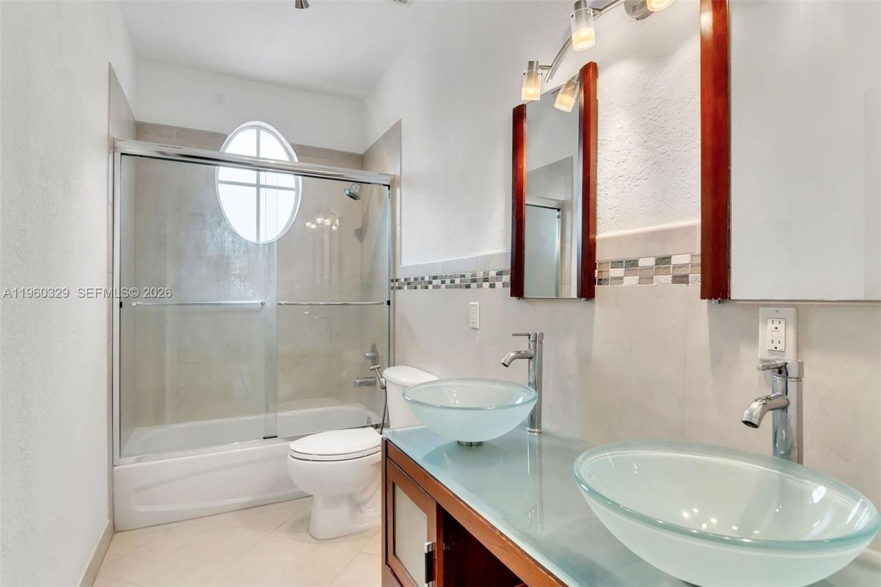 11321 NW 84th St , Doral, FL 33178 Photo