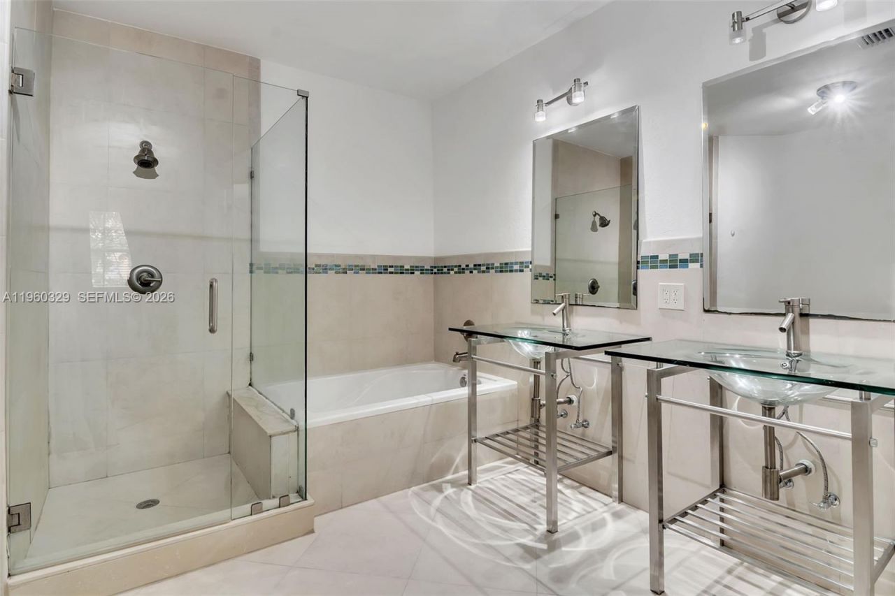 11321 NW 84th St , Doral, FL 33178 Photo