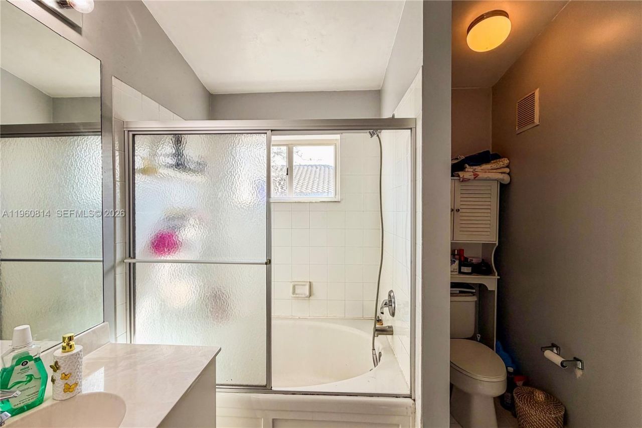 20816 NW 3rd Ln, Pembroke Pines, FL 33029 Photo