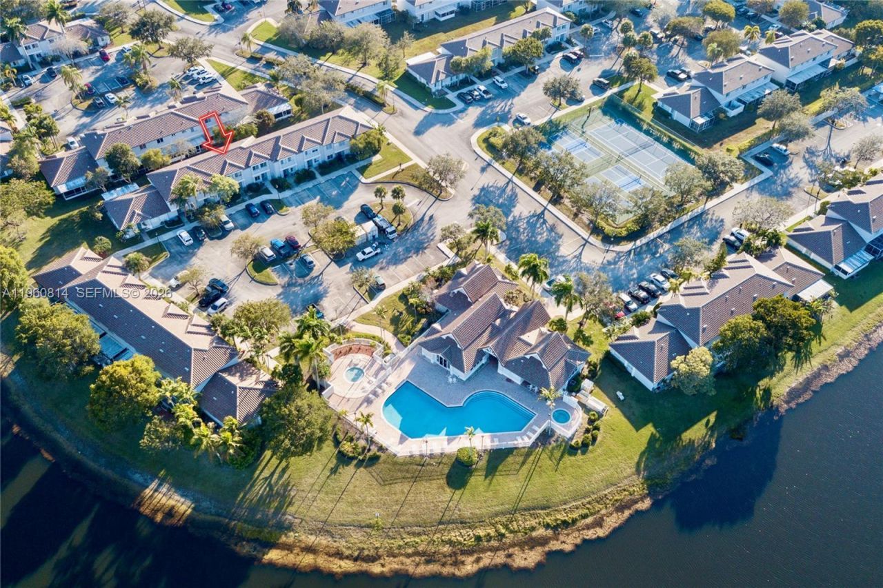 20816 NW 3rd Ln, Pembroke Pines, FL 33029 Photo