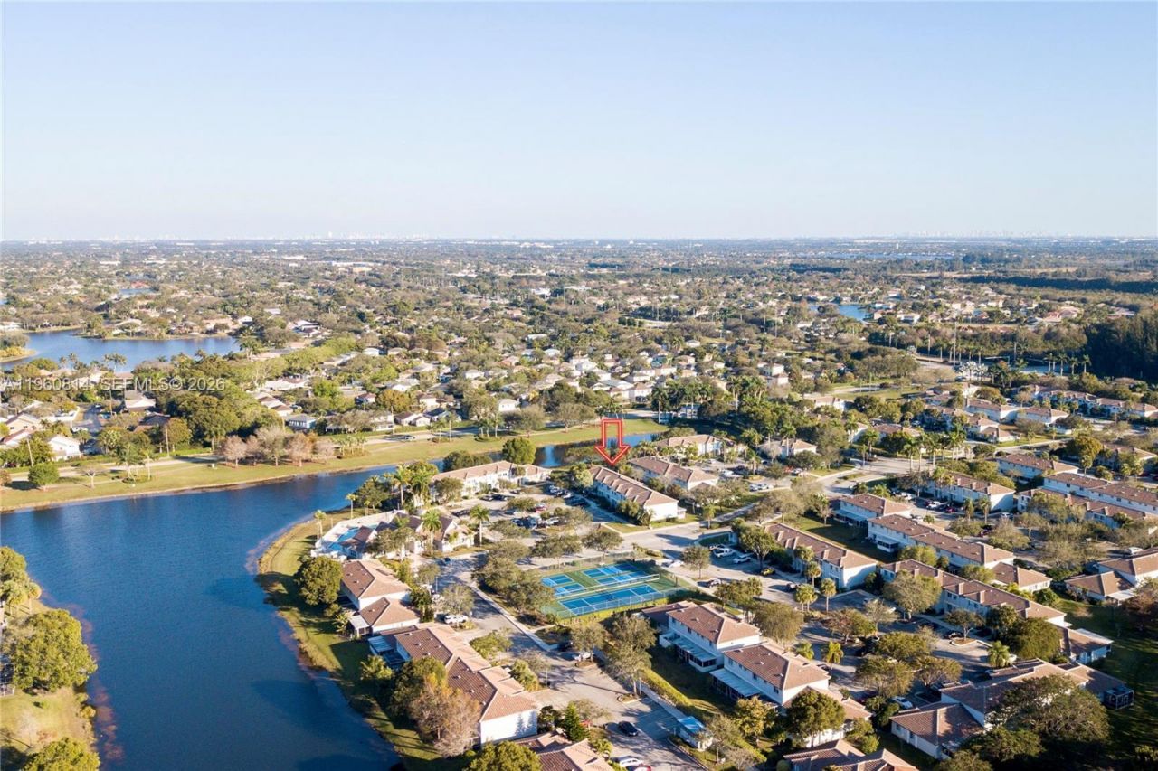 20816 NW 3rd Ln, Pembroke Pines, FL 33029 Photo