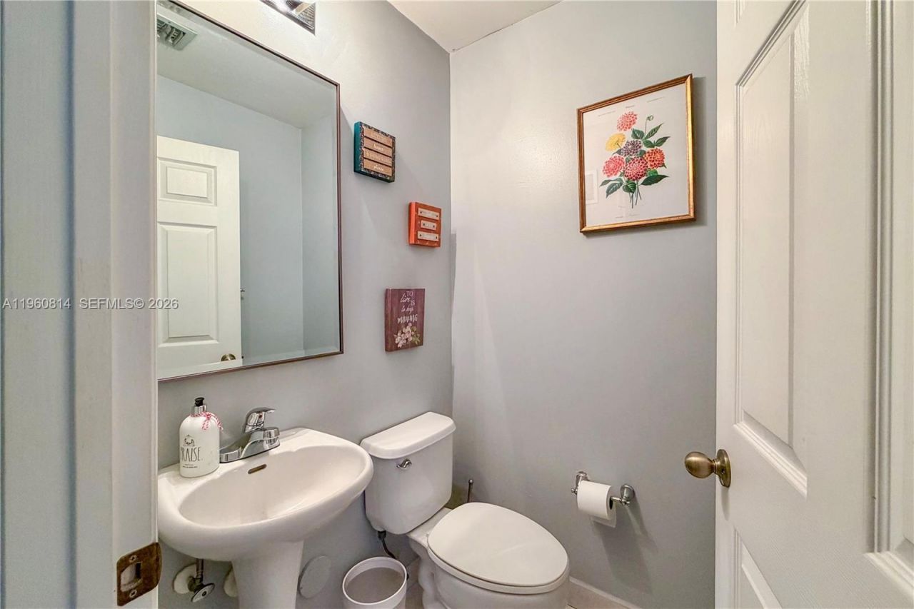 20816 NW 3rd Ln, Pembroke Pines, FL 33029 Photo