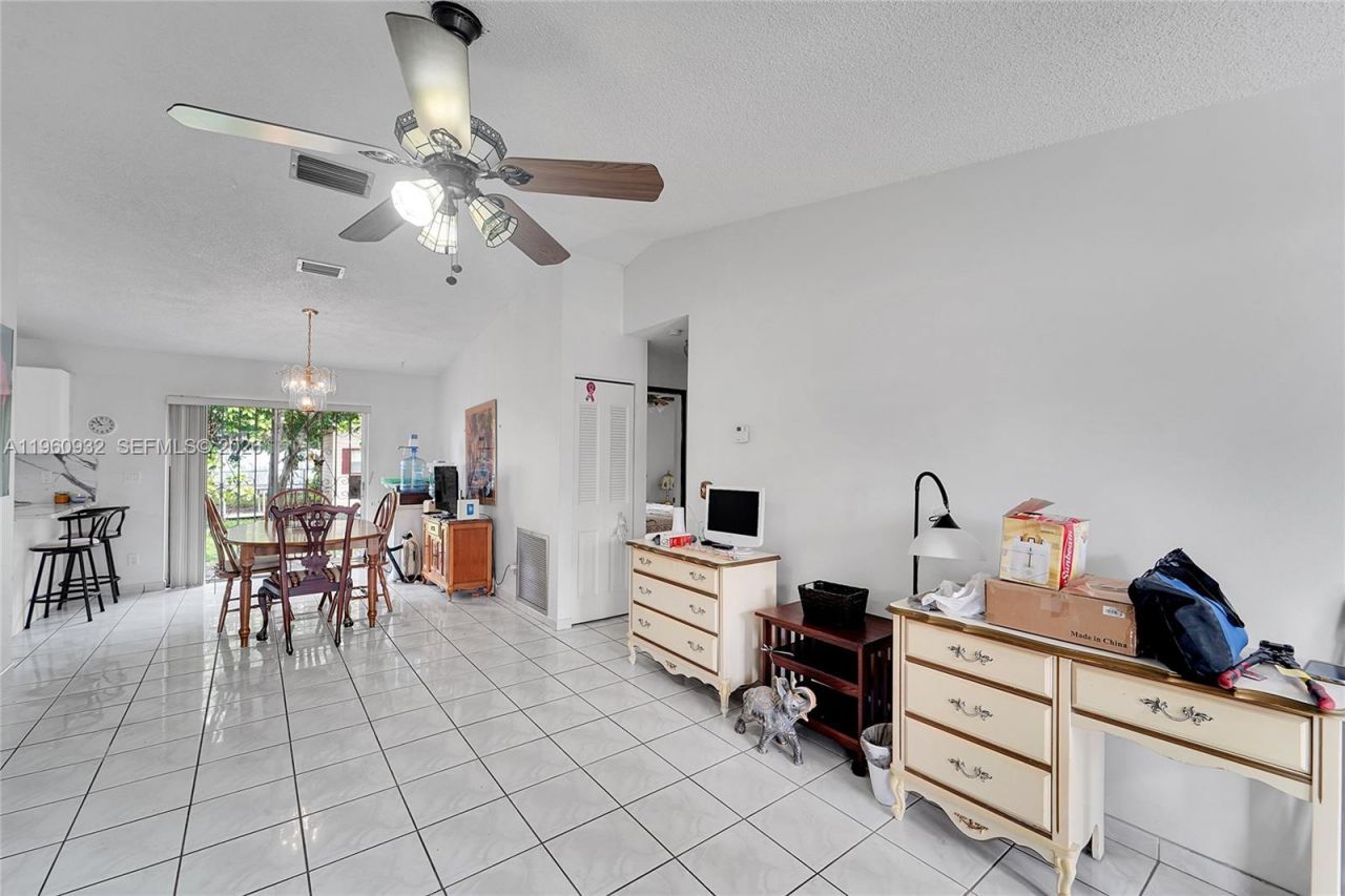 6141 Funston St, Hollywood, FL 33023 Photo