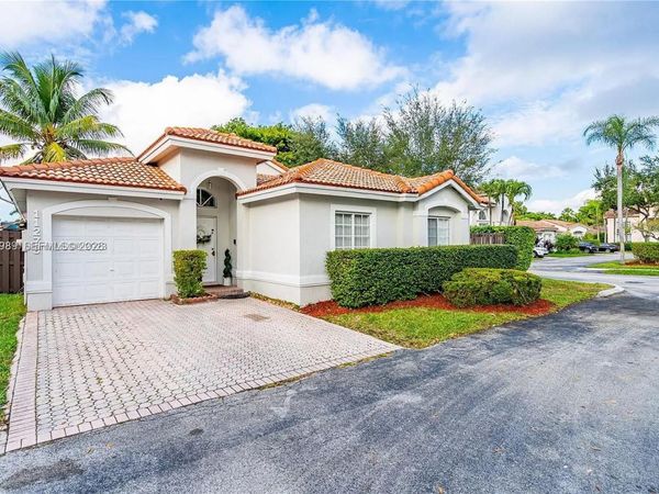 11276 NW 58th Ter, Doral, FL 33178