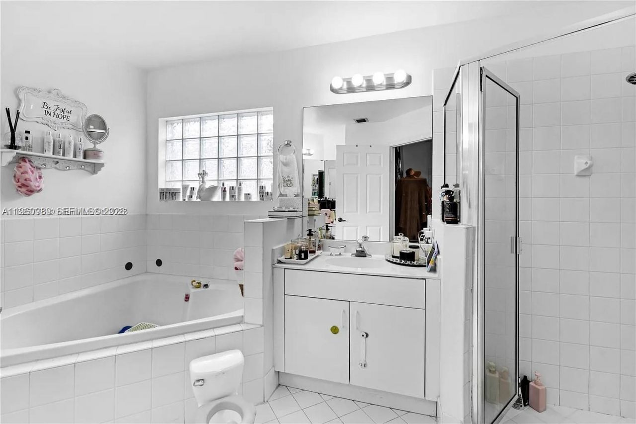 11276 NW 58th Ter, Doral, FL 33178 Photo