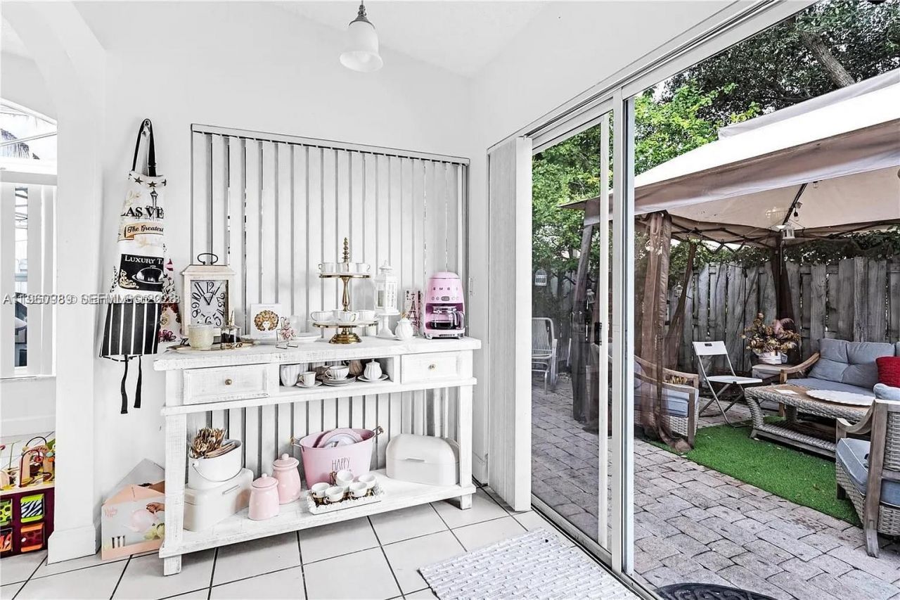 11276 NW 58th Ter, Doral, FL 33178 Photo