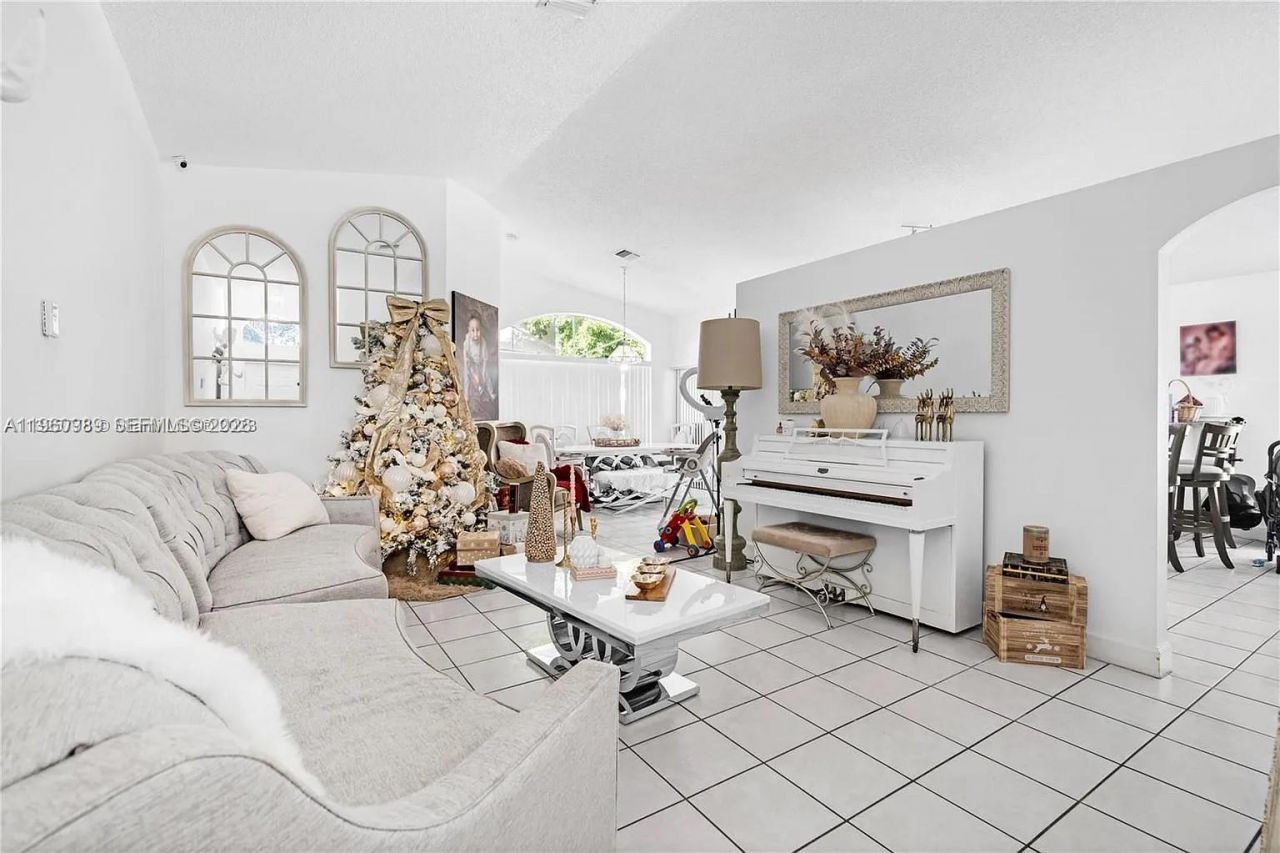 11276 NW 58th Ter, Doral, FL 33178 Photo