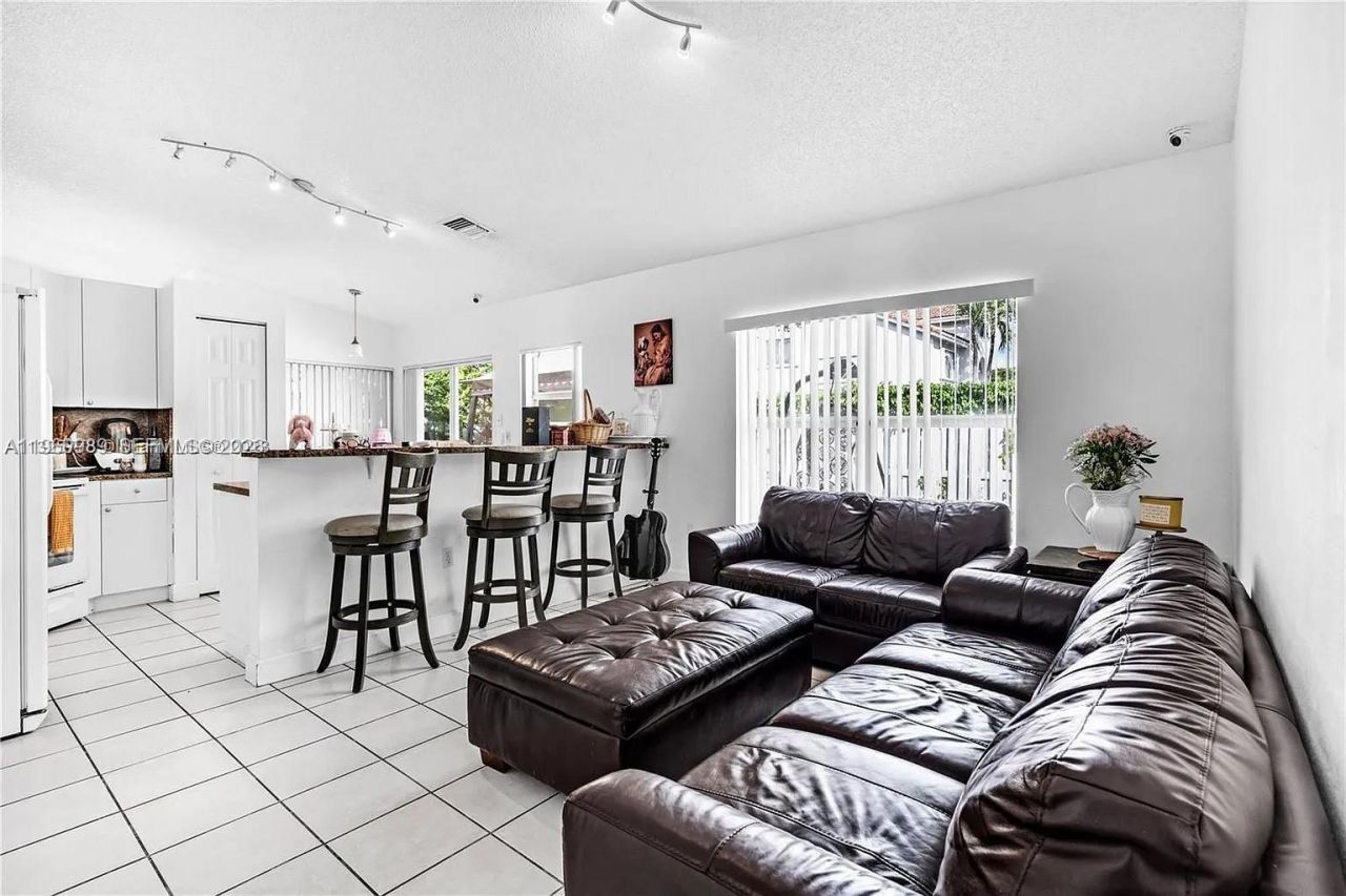 11276 NW 58th Ter, Doral, FL 33178 Photo