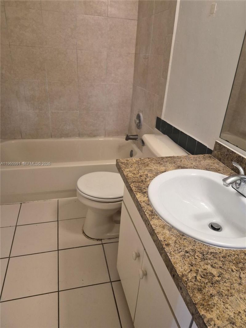 2747 NW 47th Ln, Unit 3006, Lauderdale Lakes, FL 33313 Photo