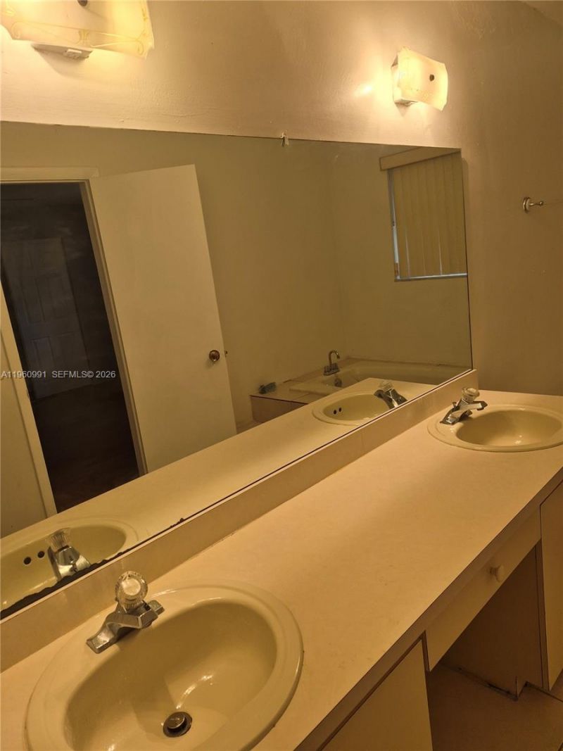 2747 NW 47th Ln, Unit 3006, Lauderdale Lakes, FL 33313 Photo
