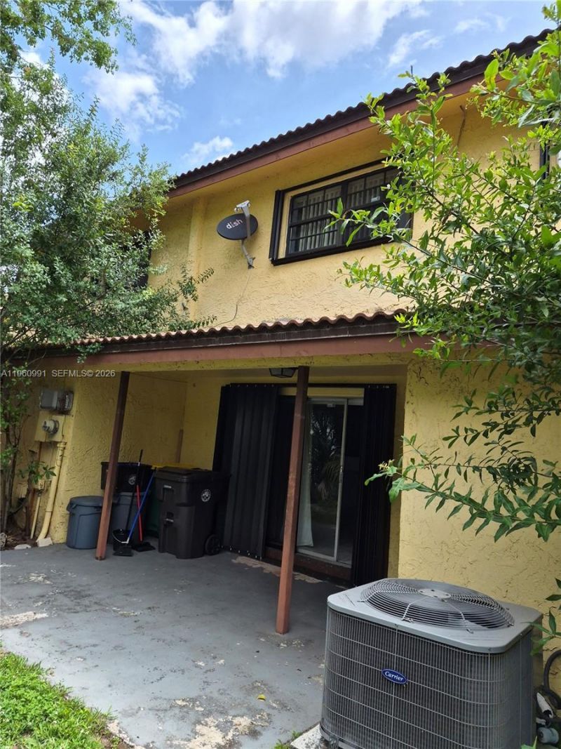 2747 NW 47th Ln, Unit 3006, Lauderdale Lakes, FL 33313 Photo