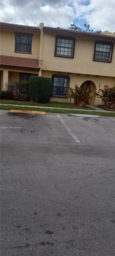2747 NW 47th Ln, Unit 3006, Lauderdale Lakes, FL 33313 Photo