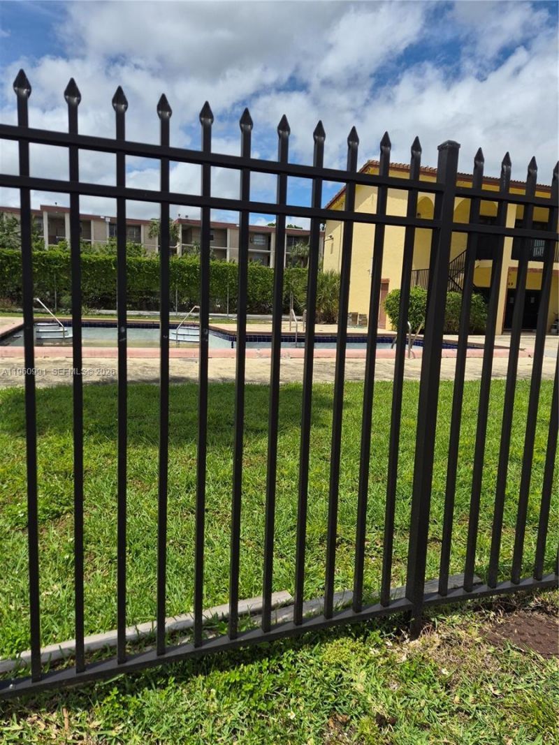 2747 NW 47th Ln, Unit 3006, Lauderdale Lakes, FL 33313 Photo