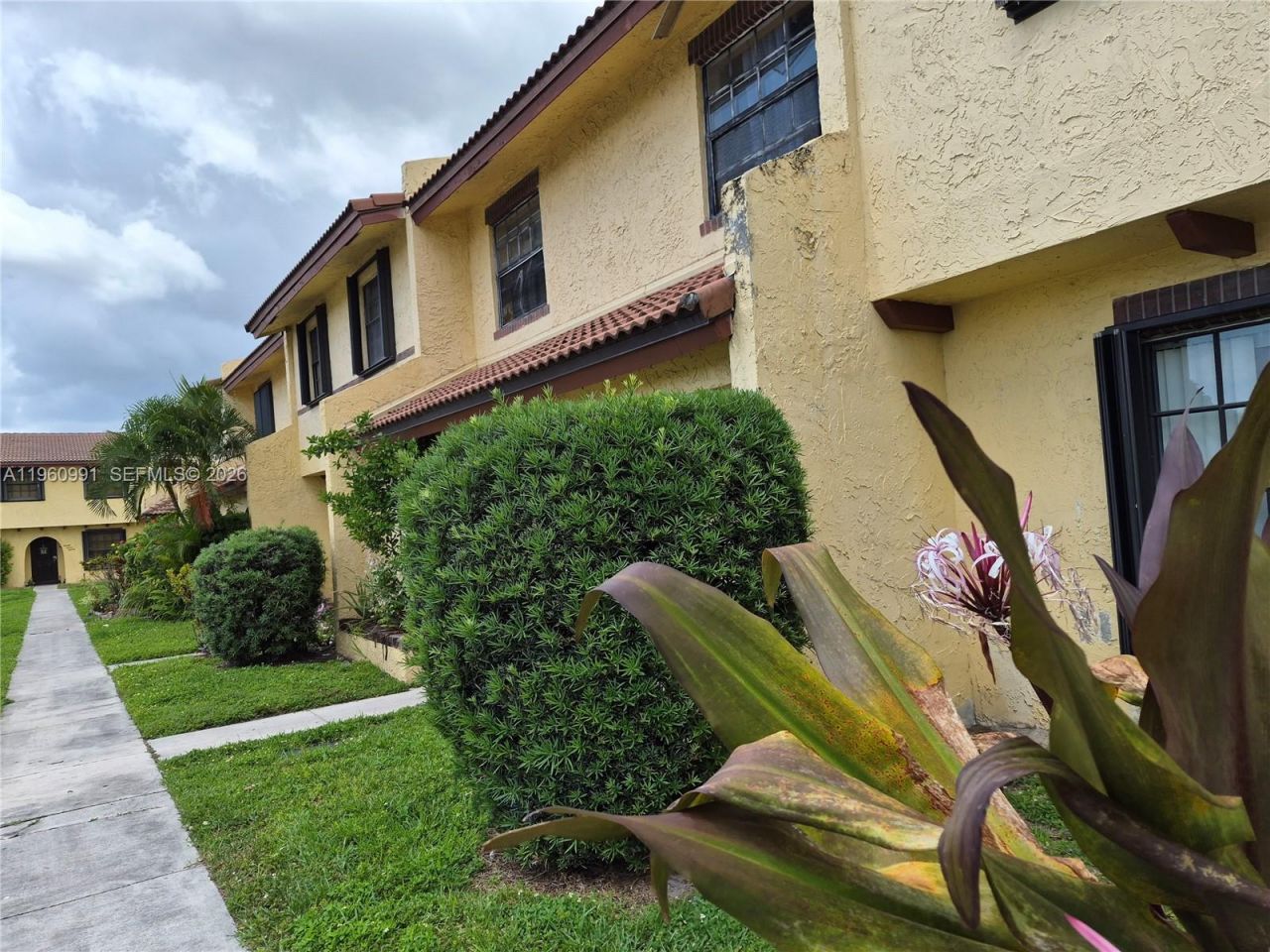 2747 NW 47th Ln, Unit 3006, Lauderdale Lakes, FL 33313 Photo