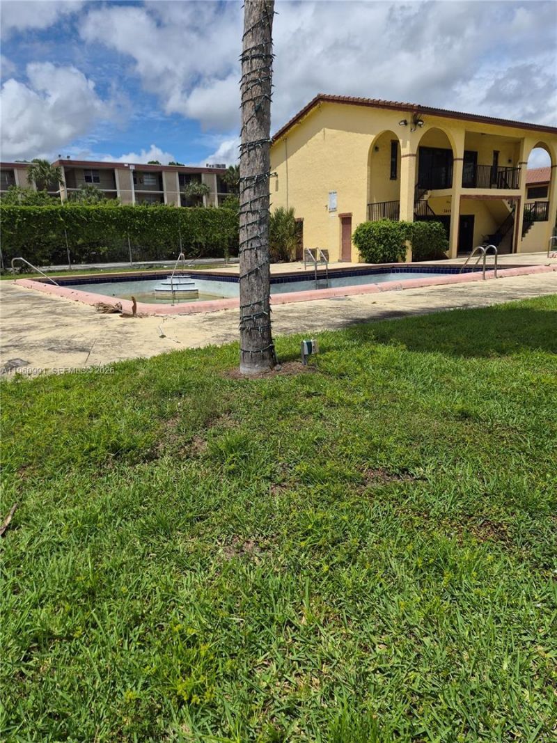 2747 NW 47th Ln, Unit 3006, Lauderdale Lakes, FL 33313 Photo