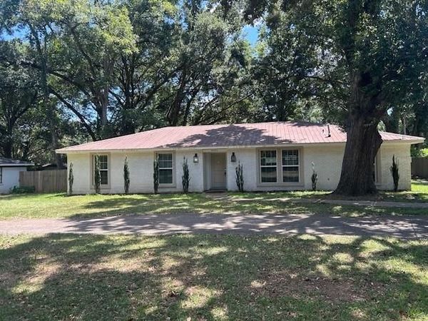 8051 Kimberlin Drive S, Mobile, AL 36695