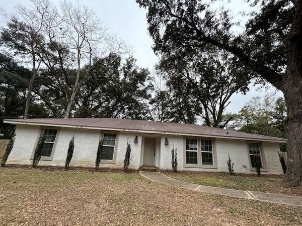 8051 Kimberlin Drive S, Mobile, AL 36695