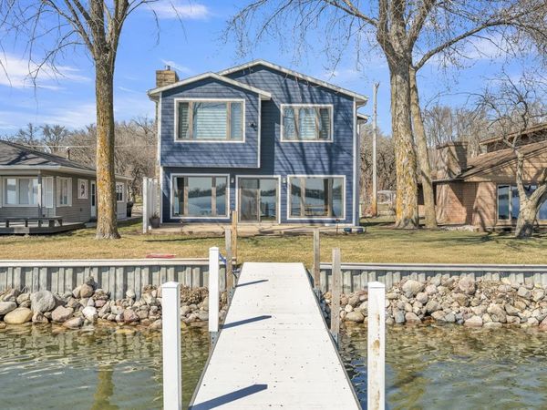 2209 Lakeshore Drive, Wahpeton, IA 51351