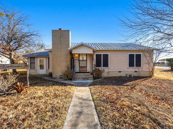 200 College Ave, Florence, TX 76527