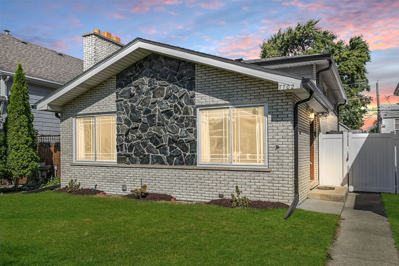 7702 W 66th Street, Bedford Park, IL 60501 Main Photo