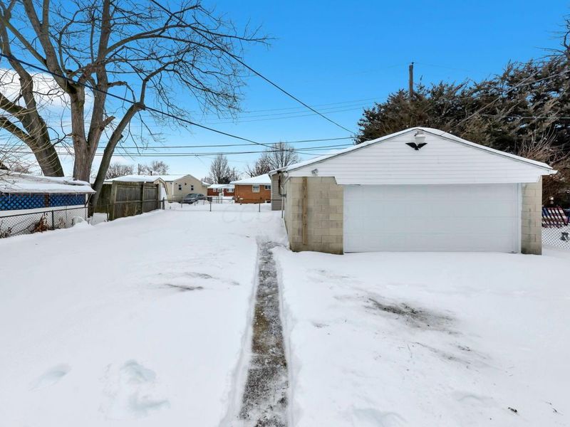 3866 Eakin Road, Columbus, OH 43228 Photo 27