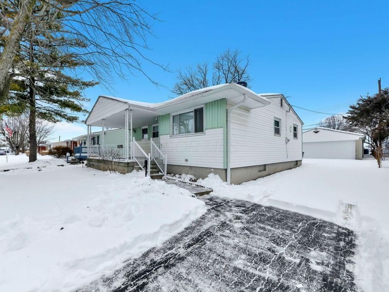 3866 Eakin Road, Columbus, OH 43228 Photo 3