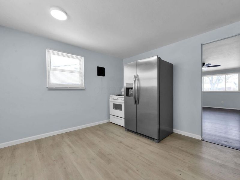 3866 Eakin Road, Columbus, OH 43228 Photo 9