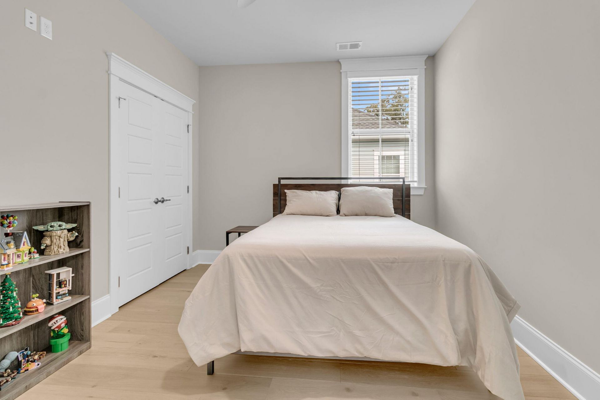 2648 Augustus Street Photo 36