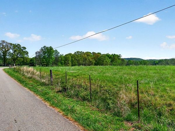 515 Jericho Rd, Quebeck, TN 38579