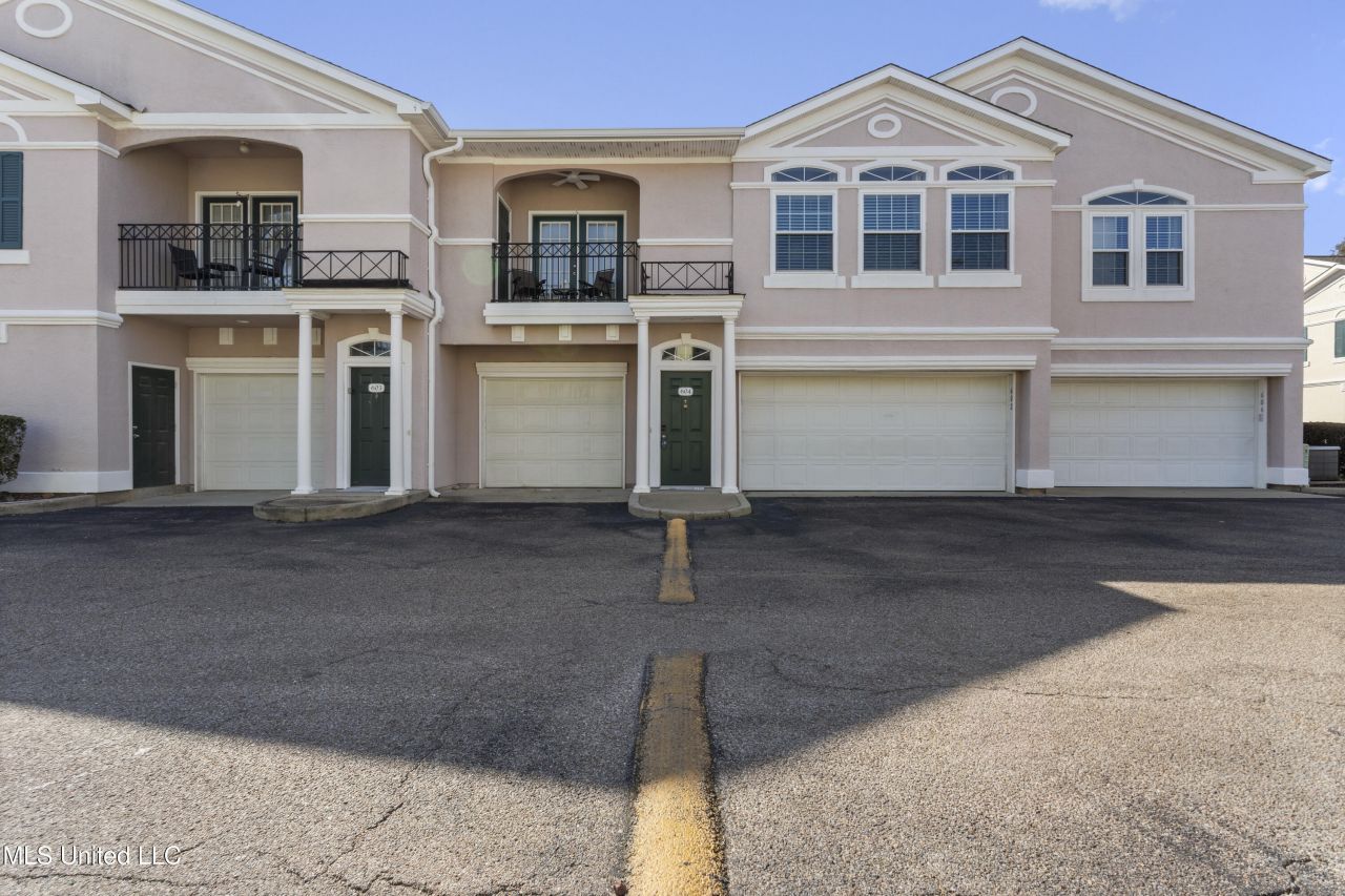 2252 Beach Drive, Gulfport, MS 39507 Main Photo