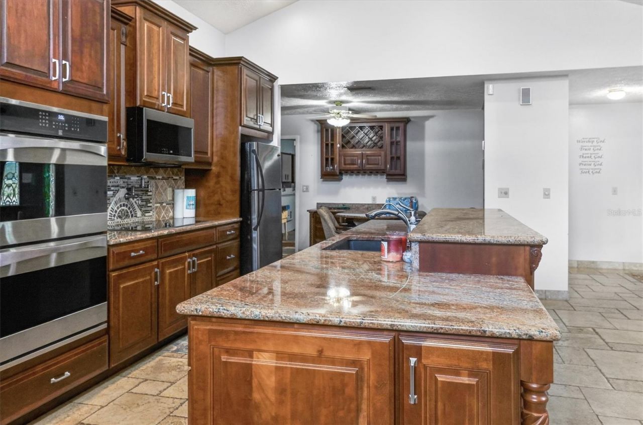 2725 W Charing Road, Avon Park, FL 33825 Photo