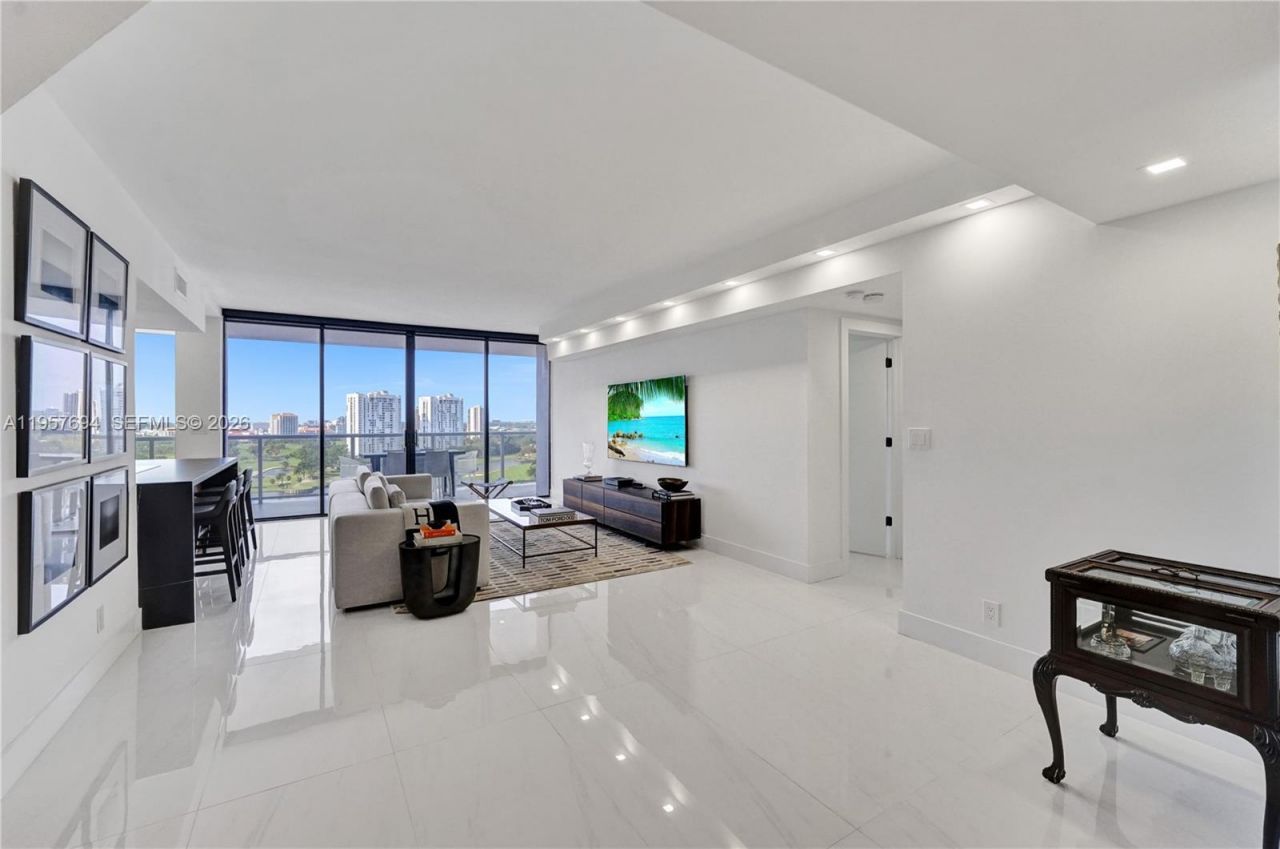 20281 E Country Club Dr , Unit 1503, Aventura, FL 33180 Photo