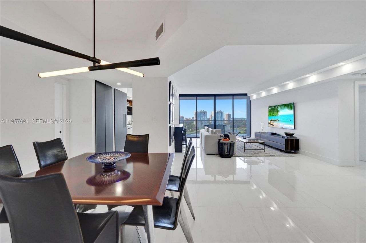 20281 E Country Club Dr , Unit 1503, Aventura, FL 33180 Photo