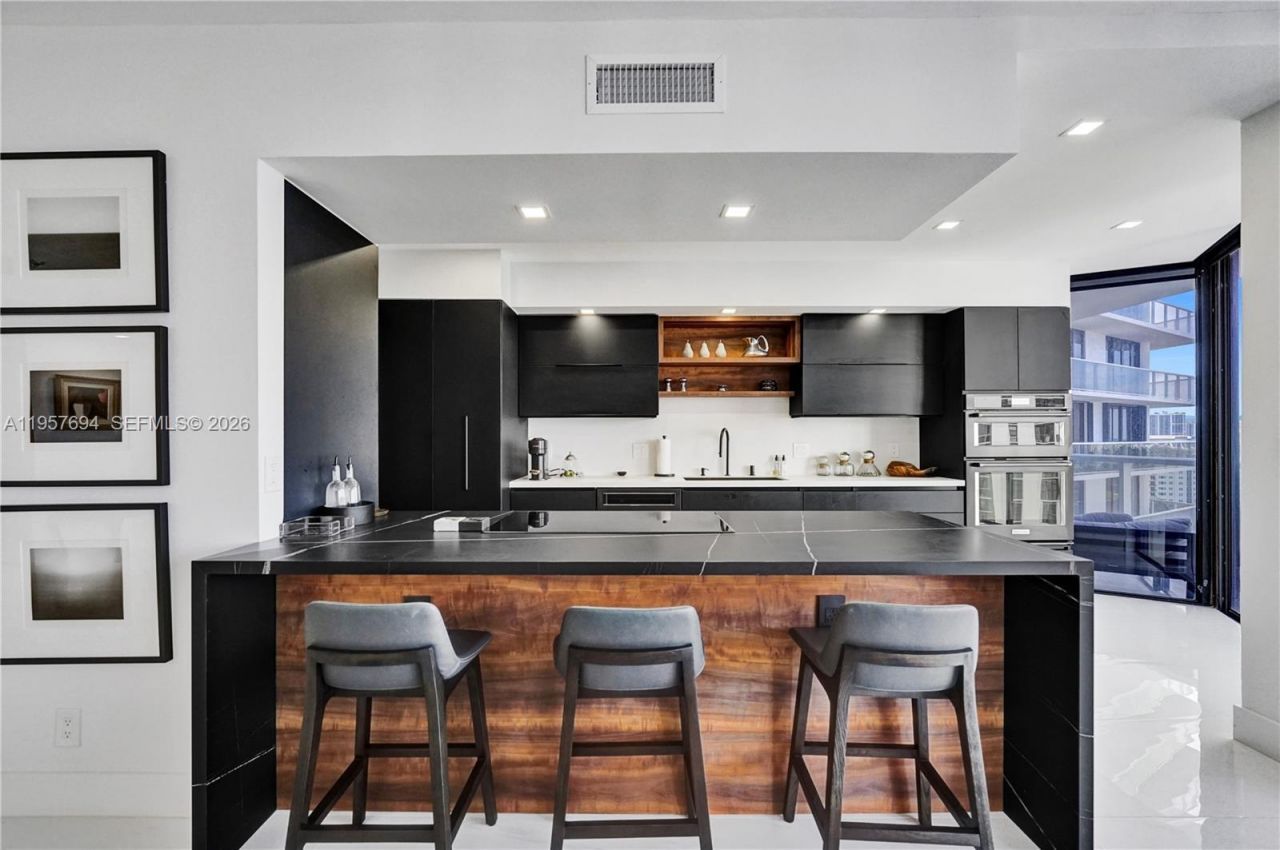 20281 E Country Club Dr , Unit 1503, Aventura, FL 33180 Photo