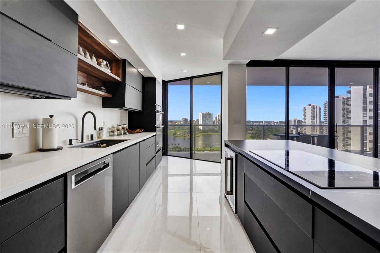 20281 E Country Club Dr , Unit 1503, Aventura, FL 33180 Photo