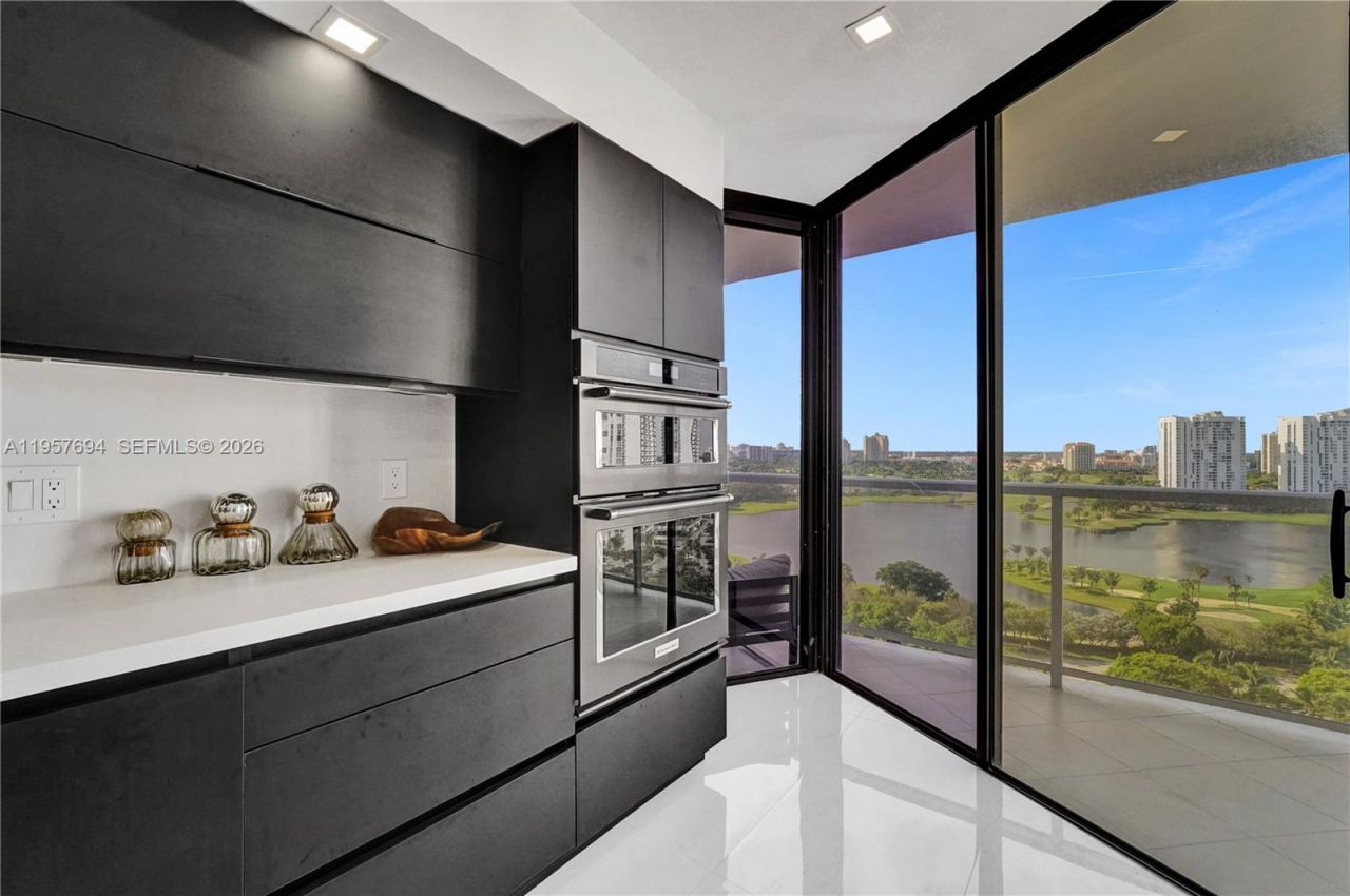 20281 E Country Club Dr , Unit 1503, Aventura, FL 33180 Photo