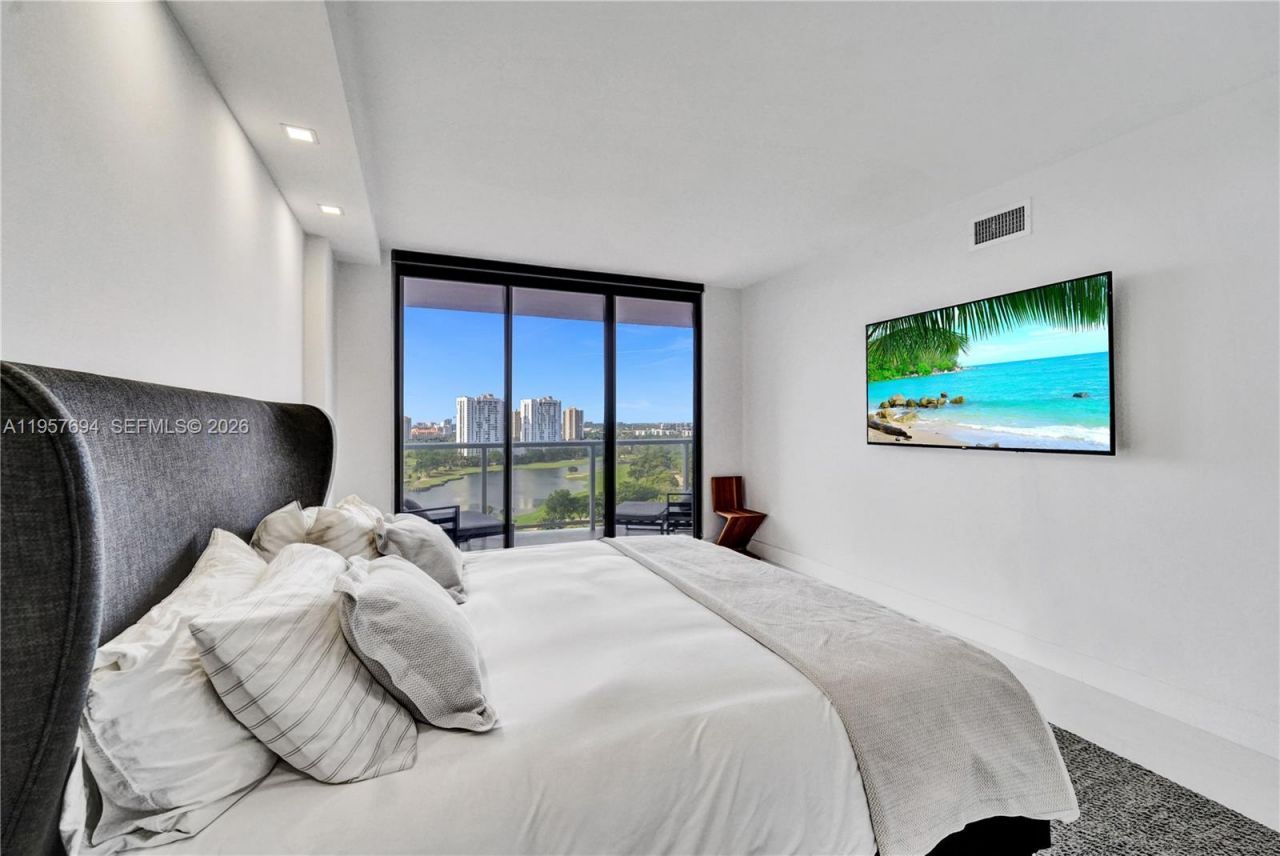 20281 E Country Club Dr , Unit 1503, Aventura, FL 33180 Photo