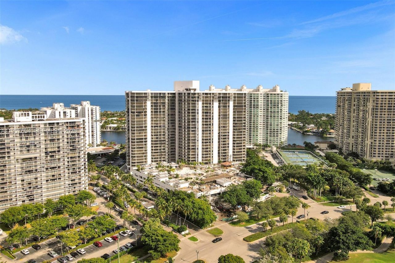 20281 E Country Club Dr , Unit 1503, Aventura, FL 33180 Photo