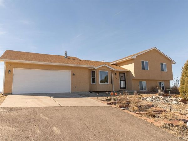 917 S Sterling Lane, Pueblo, CO 81007