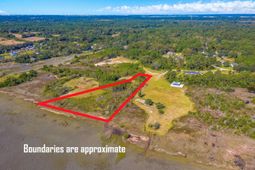 2739 Hamlin Beach Road photo 4