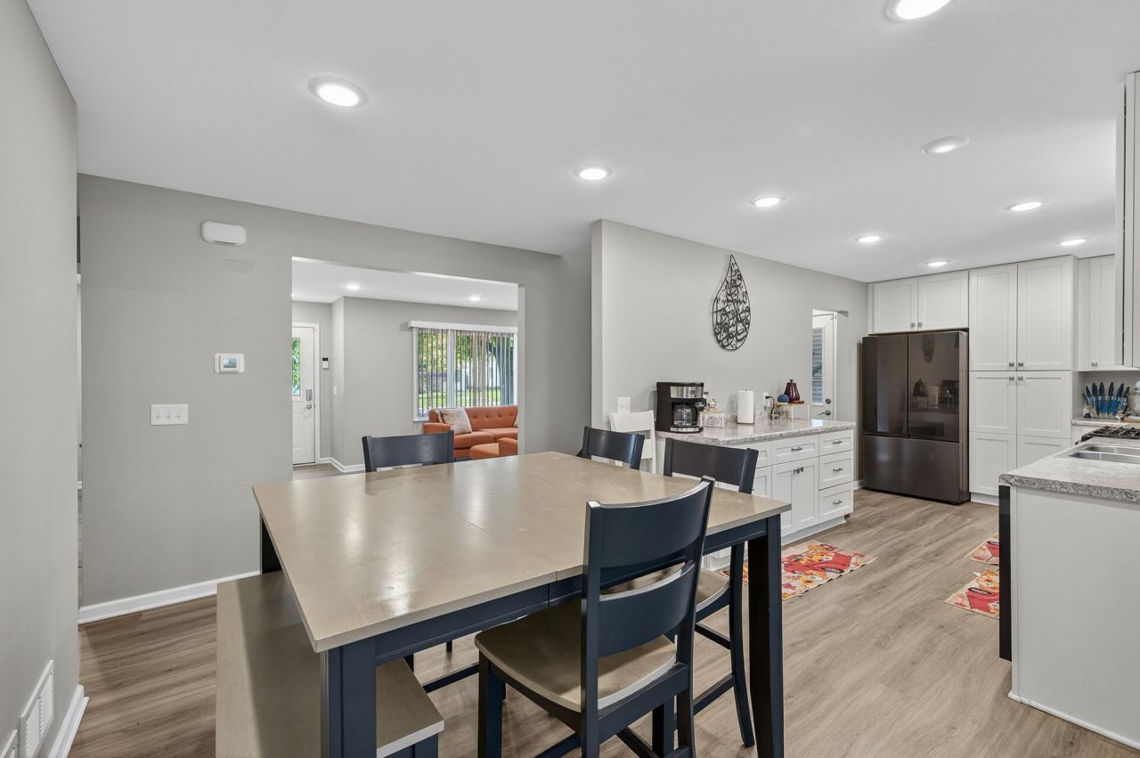 3425 Zenith Avenue N, Robbinsdale, MN 55422 Main Photo