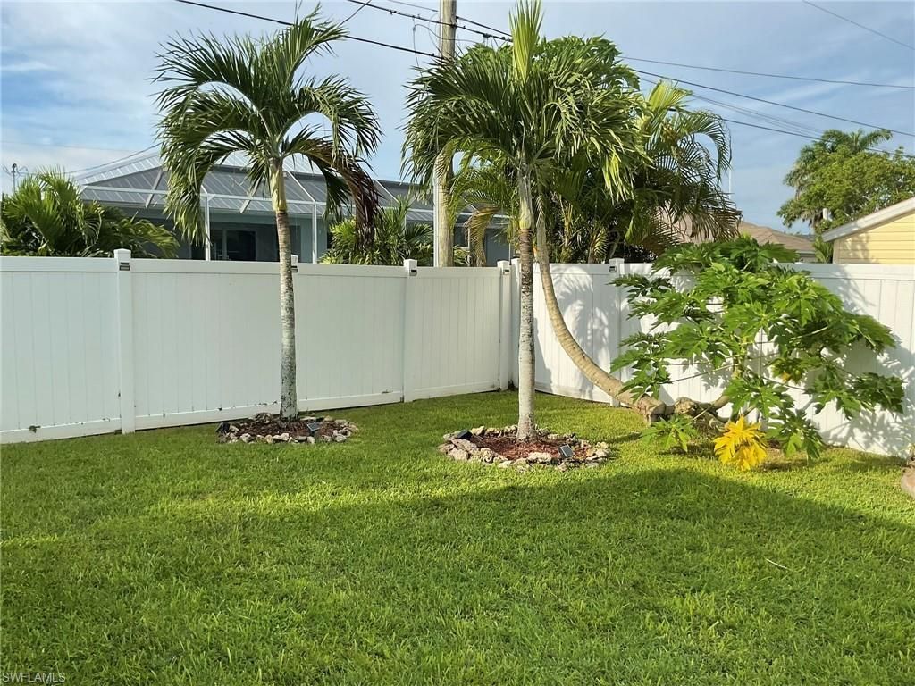 320 SE 28th Ter, Cape Coral, FL 33904 Photo