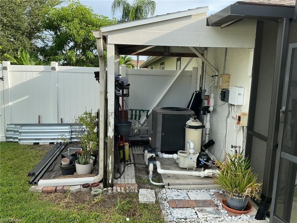 320 SE 28th Ter, Cape Coral, FL 33904 Photo