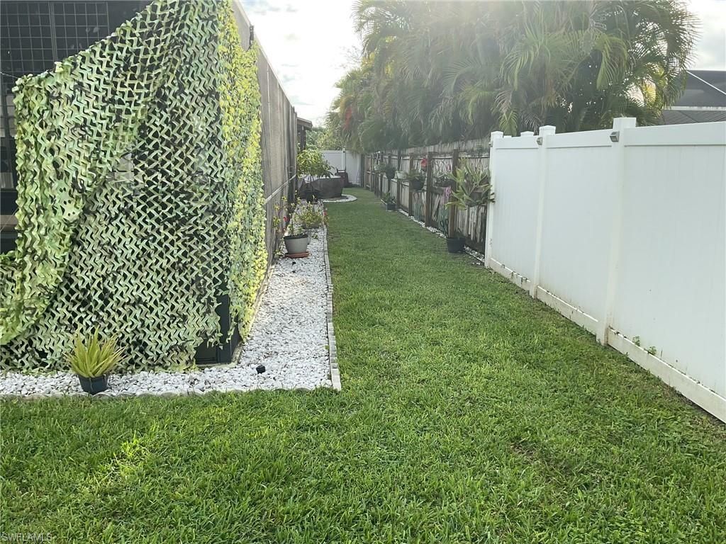 320 SE 28th Ter, Cape Coral, FL 33904 Photo