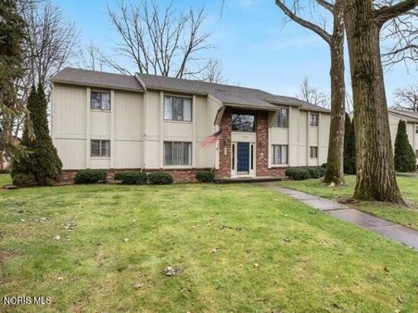 2720 Westcastle Drive, Toledo, OH 43615