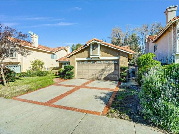 20061 Shadow Hills Court, Saugus, CA 91390