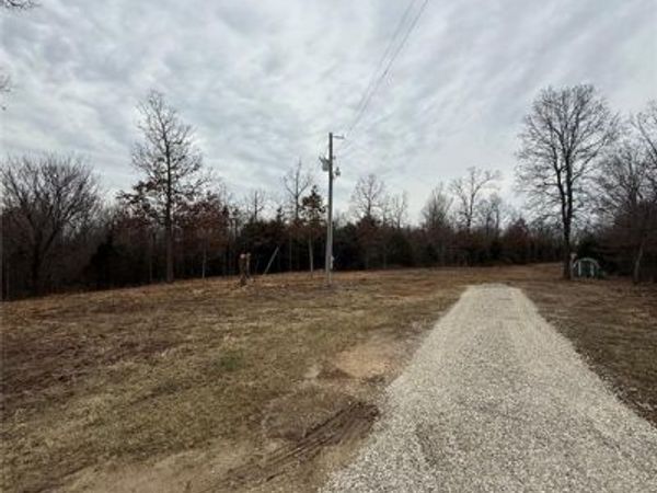 100 Donovan Road, Lebanon, MO 65536